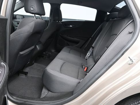 Used 2022 Chevrolet Malibu LS FWD image 15