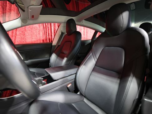 Used 2018 Tesla Model 3 Long Range image 12