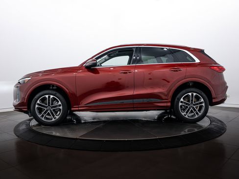 Certified 2025 Audi Q5 Premium Plus w/ Premium Plus image 7