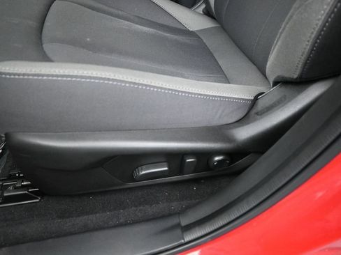 Used 2025 Subaru Crosstrek 2.5i Premium AWD/4WD image 8