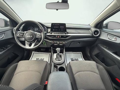 Used 2024 Kia Forte LXS w/ LXS Technology Package FWD image 27