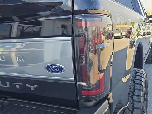 Used 2017 Ford F350 Platinum w/ Platinum Ultimate Package image 11