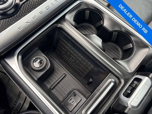 Used 2025 Ford Expedition Platinum w/ Stealth Appearance Package image 38