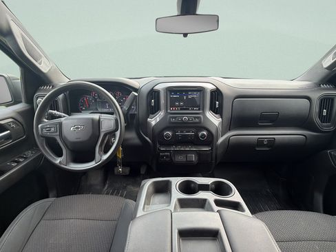 Used 2019 Chevrolet Silverado 1500 Custom Trail Boss w/ Custom Convenience Package AWD/4WD image 10