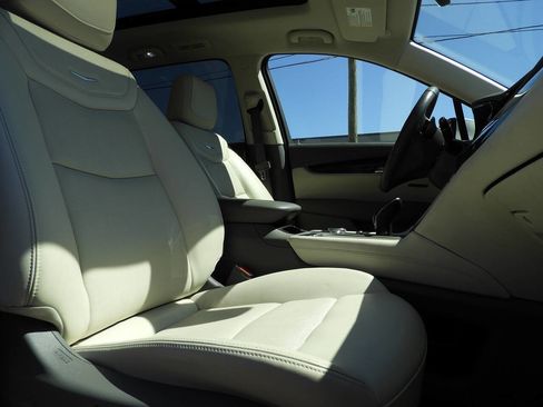 Used 2022 Cadillac XT6 Premium Luxury w/ Technology Package image 39