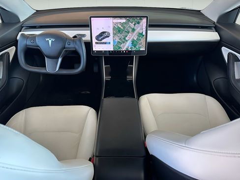 Used 2020 Tesla Model 3 Standard Range image 16