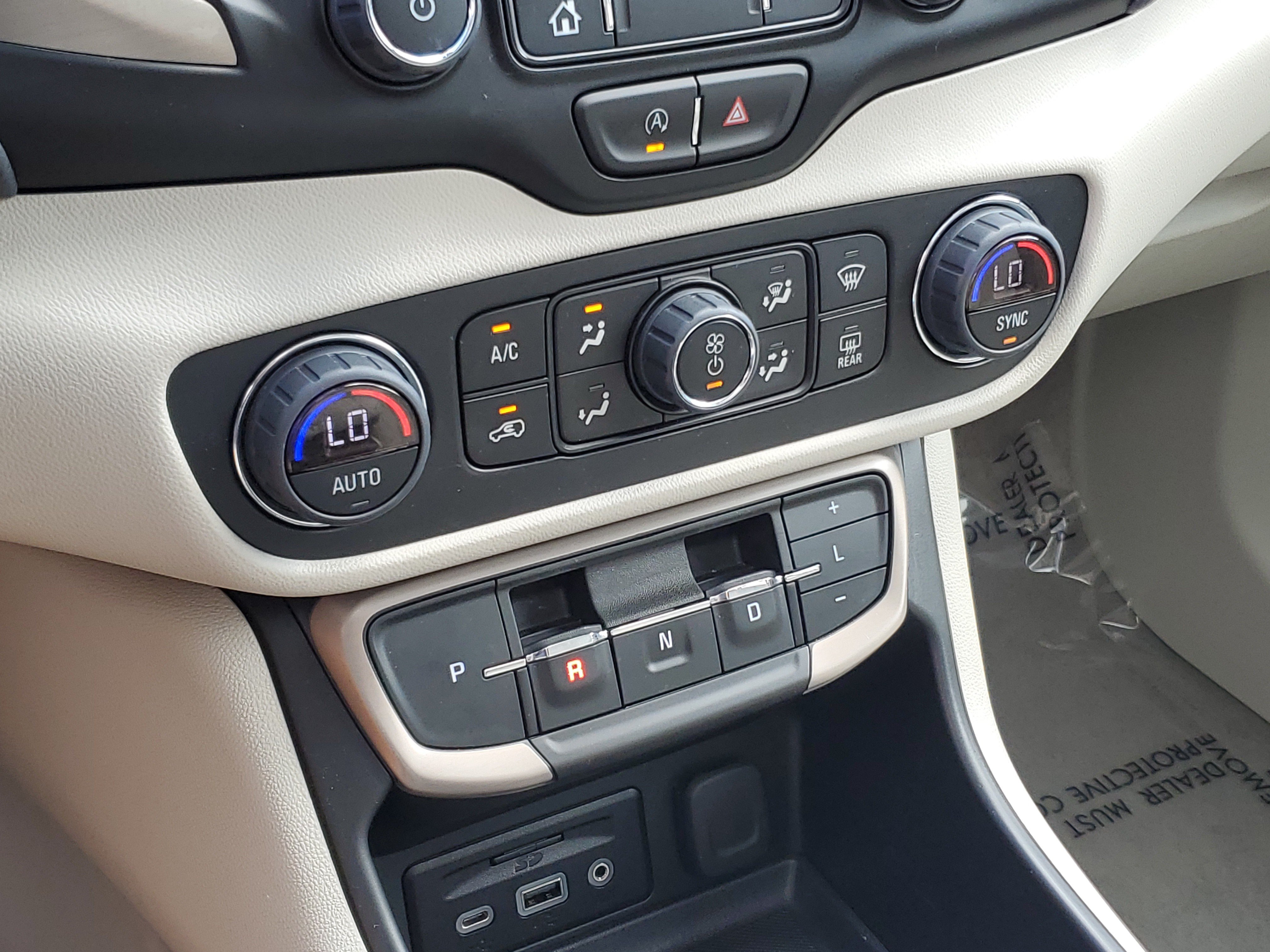 Used 2023 GMC Terrain Denali w/ Denali Premium Package AWD/4WD image 31