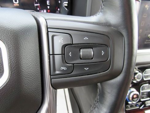 Used 2023 GMC Yukon XL Denali Ultimate image 16