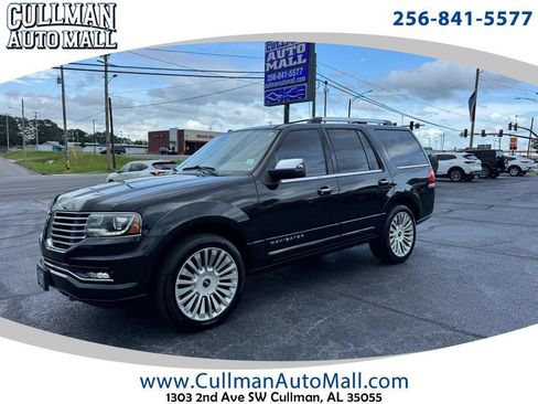 Used 2015 Lincoln Navigator 4WD image 1