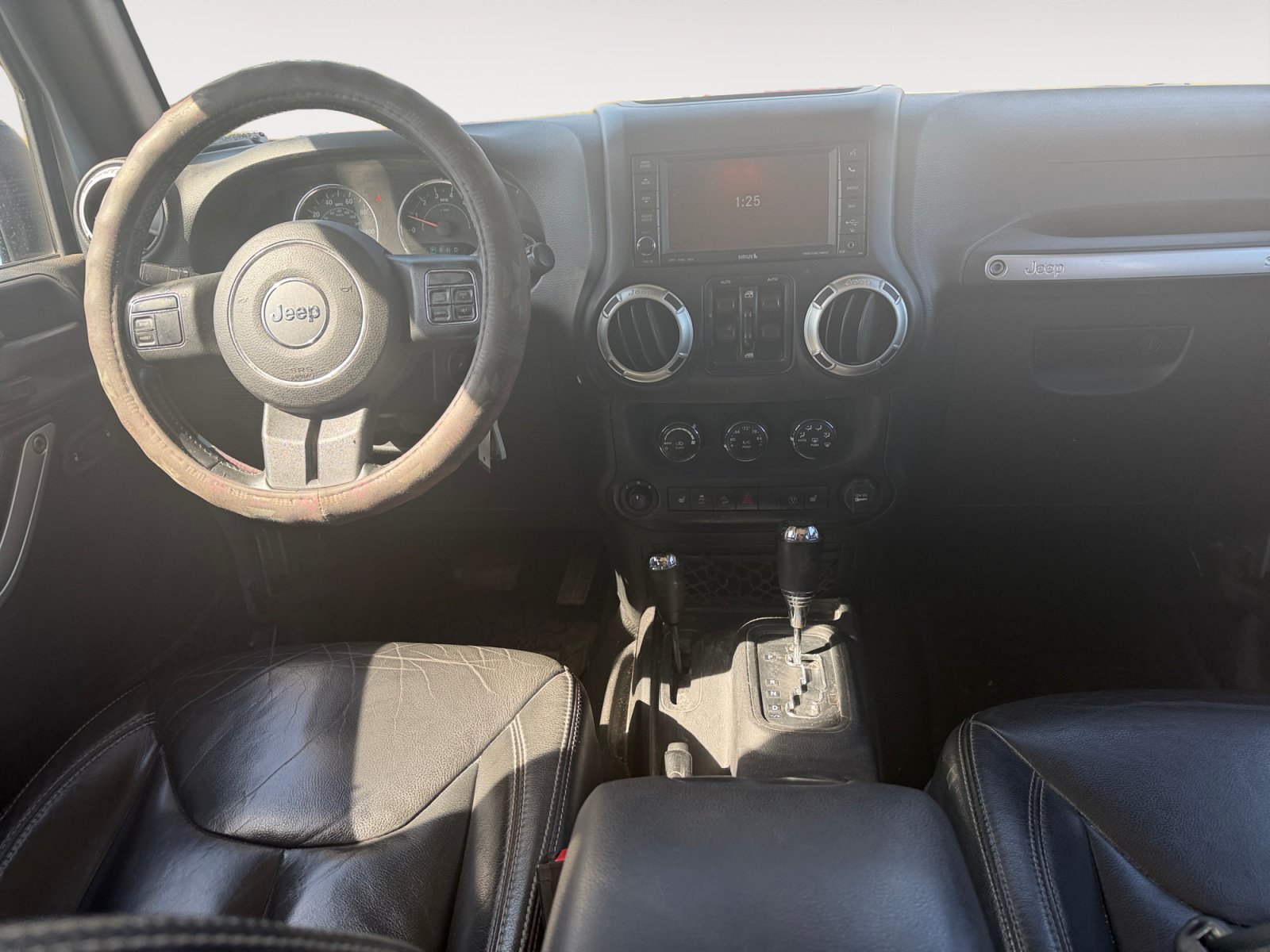 Used 2015 Jeep Wrangler Unlimited Sahara AWD/4WD image 10