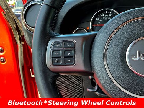 Used 2018 Jeep Wrangler Unlimited Sahara AWD/4WD image 11