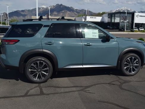 New 2026 Nissan Pathfinder Platinum AWD/4WD image 8