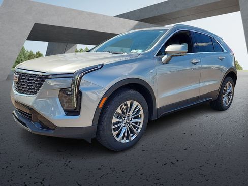 Used 2025 Cadillac XT4 Premium Luxury AWD/4WD image 3