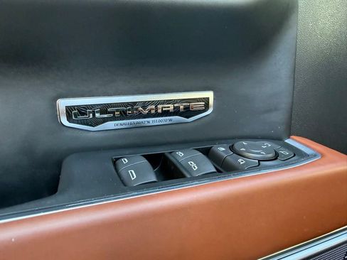 Used 2025 GMC Sierra 1500 Denali Ultimate image 32