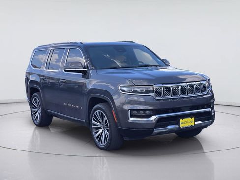 Used 2022 Jeep Grand Wagoneer Series III w/ Flexible Seating Group AWD/4WD image 3