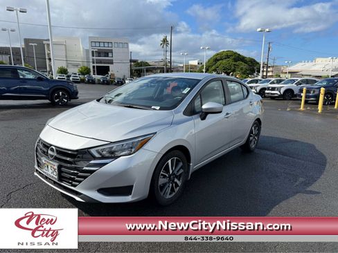 Used 2025 Nissan Versa SV w/ Trunk Package FWD image 1