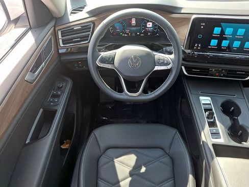 Used 2026 Volkswagen Atlas SE AWD/4WD image 11