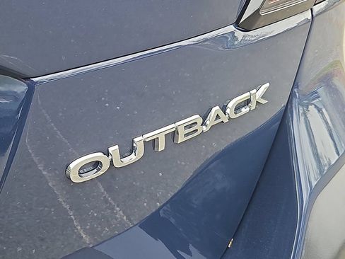 Used 2025 Subaru Outback Premium AWD/4WD image 12