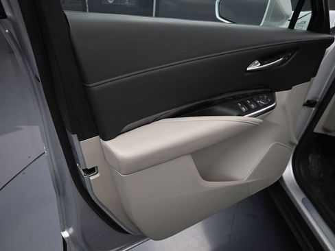 Used 2020 Cadillac XT4 Luxury w/ Cold Weather Package FWD image 13