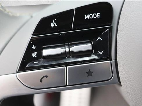 New 2026 Hyundai Elantra SEL Sport FWD image 14