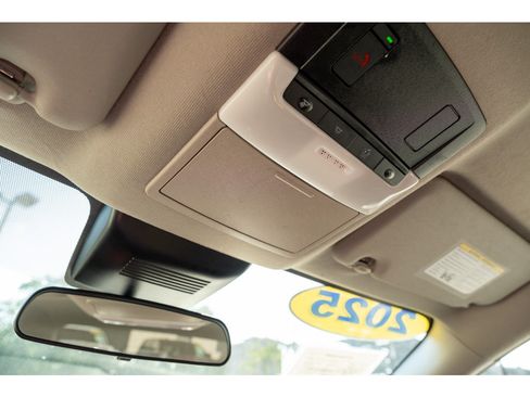 Used 2025 Nissan Sentra SV FWD image 29