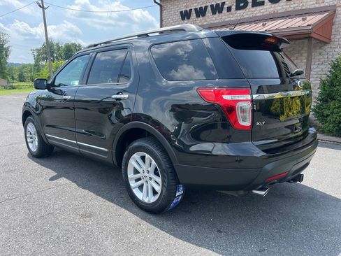 Used 2015 Ford Explorer XLT w/ Equipment Group 202B AWD/4WD image 8