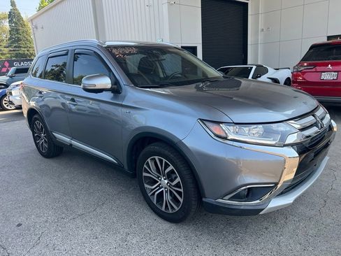 Used 2017 Mitsubishi Outlander GT AWD/4WD image 1