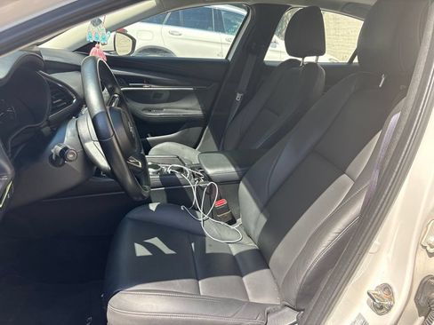 Used 2023 MAZDA MAZDA3 s FWD image 11