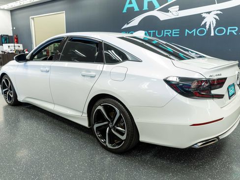 Used 2018 Honda Accord Sport image 9