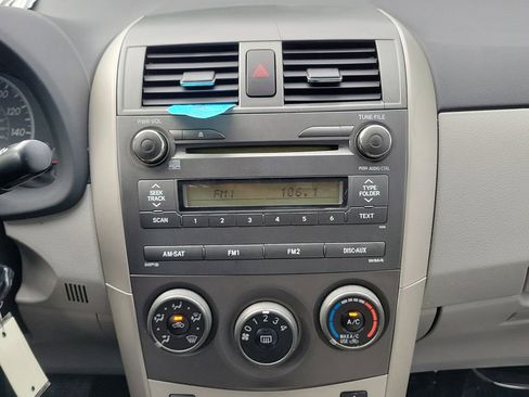 Used 2011 Toyota Corolla LE image 28