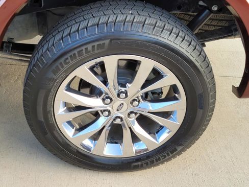 Used 2016 Ford F150 Lariat w/ Equipment Group 502A Luxury RWD image 22
