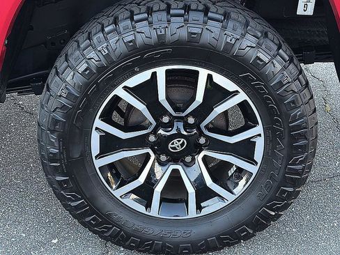 Used 2022 Toyota Tacoma TRD Sport w/ TRD Premium Sport Package AWD/4WD image 6