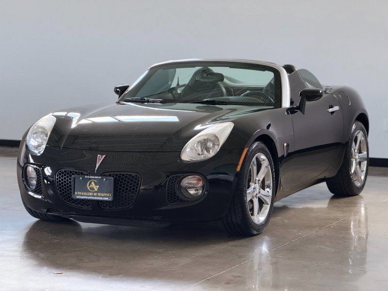 Used 2008 Pontiac Solstice GXP w/ Premium Package RWD image 3