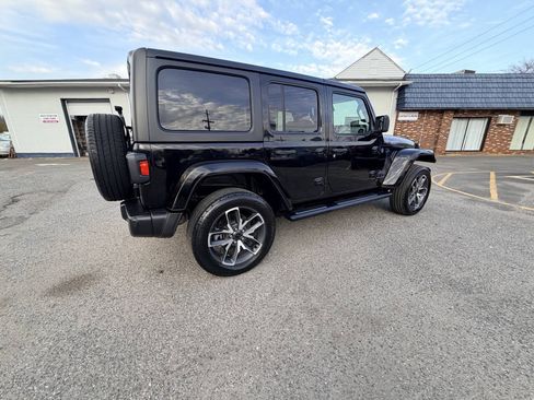 Used 2024 Jeep Wrangler Unlimited w/ Convenience Group AWD/4WD image 49