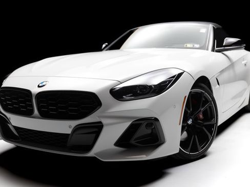 Used 2025 BMW Z4 M40i w/ Edition image 34