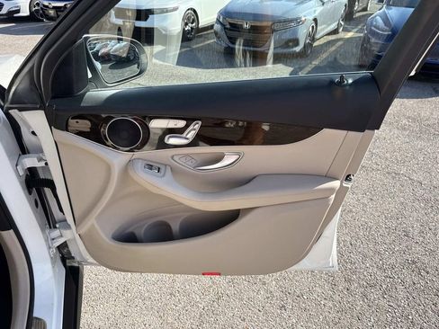 Used 2020 Mercedes-Benz GLC 300 4MATIC image 14