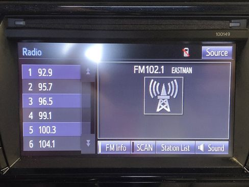 Used 2015 Toyota Corolla LE image 25