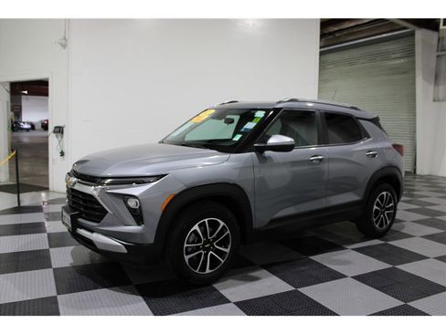 Used 2025 Chevrolet TrailBlazer LT image 7