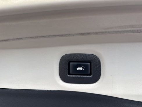 Used 2019 Nissan Rogue SV image 20