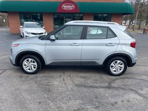 Used 2020 Hyundai Venue SEL image 8