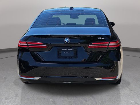 Certified 2026 BMW 530i w/ Premium Package RWD image 7