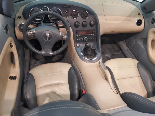Used 2006 Pontiac Solstice Convertible w/ Premium Package RWD image 12