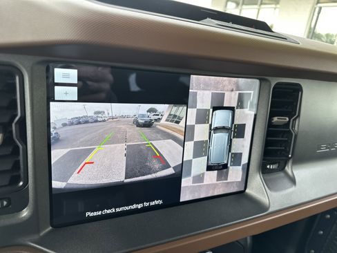 Used 2024 Ford Bronco Outer Banks image 18