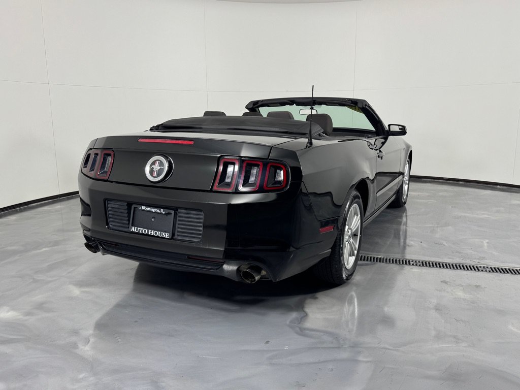 Used 2013 Ford Mustang Convertible RWD image 6