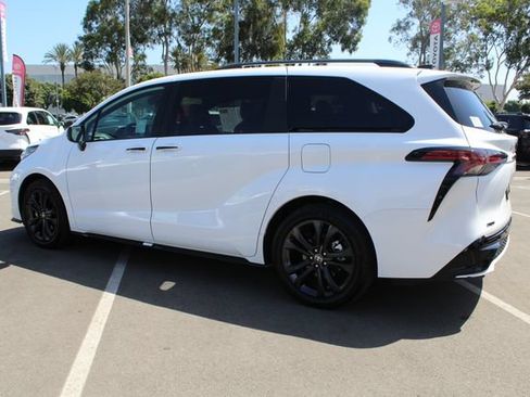 Certified 2026 Toyota Sienna XSE FWD image 12