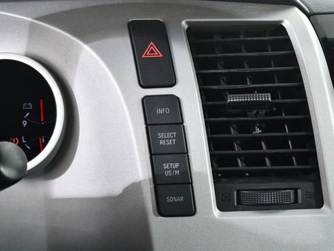 Used 2008 Toyota Tundra Limited image 32