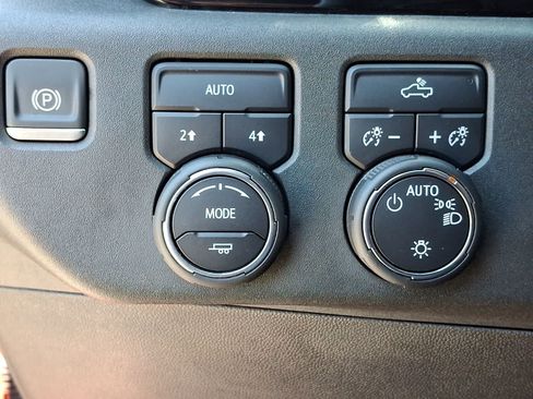 Used 2023 Chevrolet Silverado 1500 LT AWD/4WD image 27