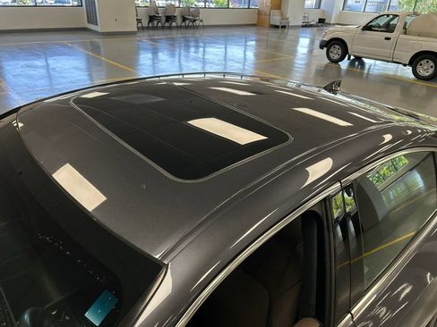Used 2023 Lexus ES 350 w/ Premium Package FWD image 7