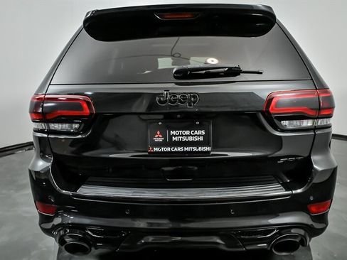 Used 2015 Jeep Grand Cherokee SRT w/ Quick Order Package 26J AWD/4WD image 8