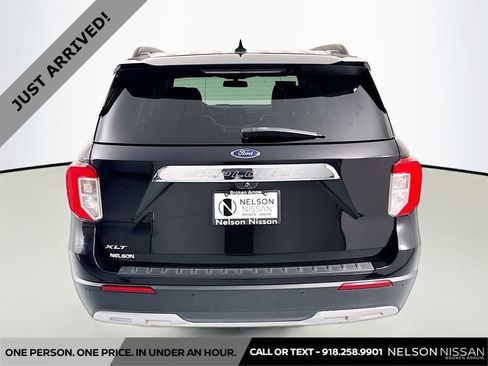 Used 2020 Ford Explorer XLT w/ Equipment Group 202A image 6
